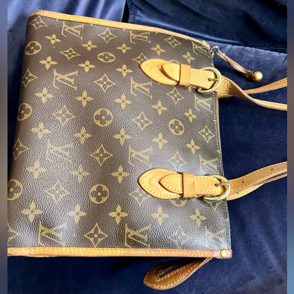 Louis Vuitton Purse, w/LV Logo, Rare, Good Condition, Spacious, Preowned-SD0086 - Picture 4 of 14